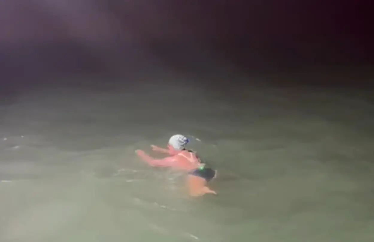 She had to set off early in the morning and battled against the tides and cold water. (Marathon Swimmers Federation)