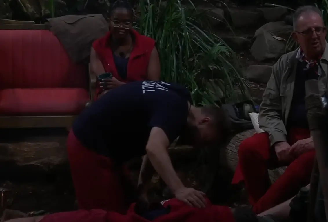 Alan Halsall tried to wake Dean McCullough while he was napping (ITV)