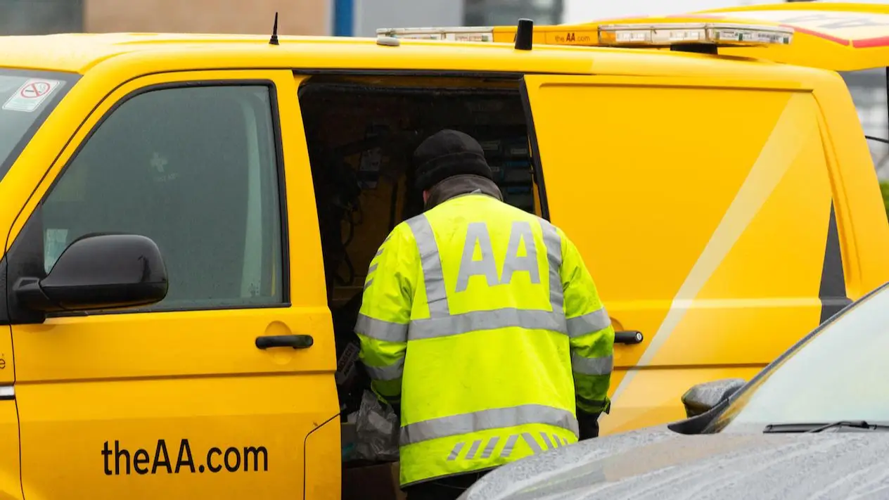 AA Say They Don't Prioritise Lone Women Ahead Of Men 'Because That's Equality'