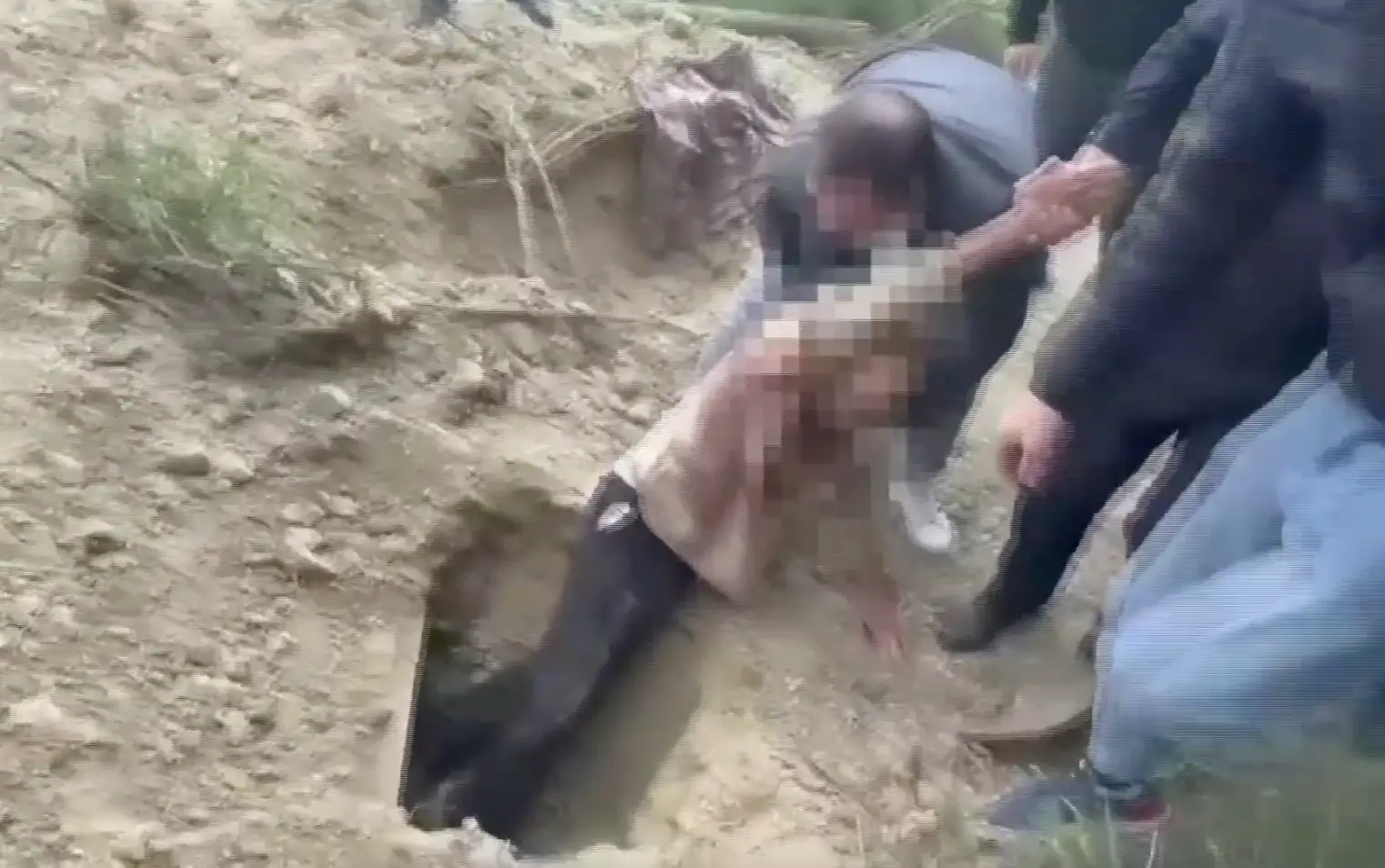 Luckily, he was found just in time. (Jam Press)