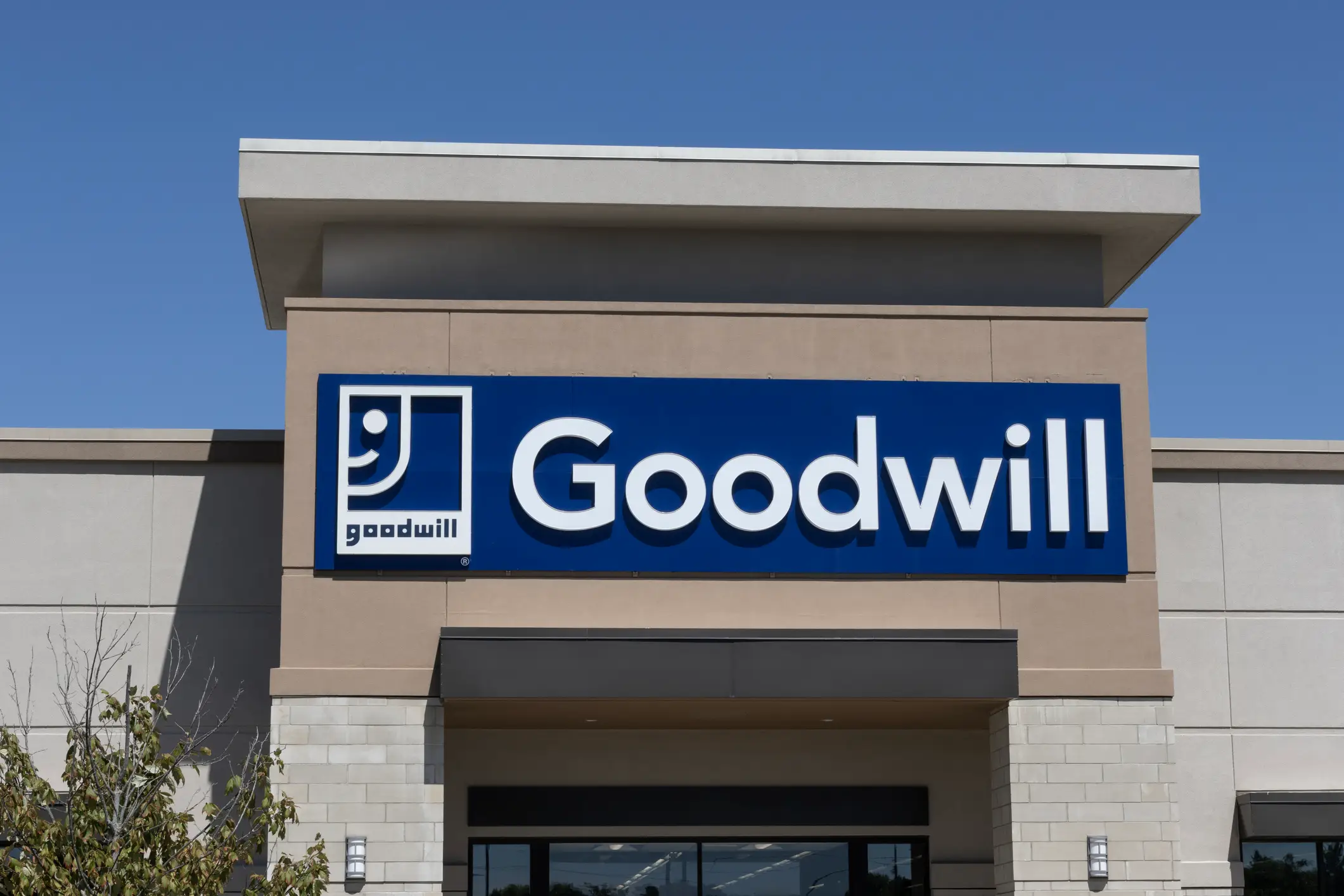 Her mom had taken the clothes to Goodwill (Getty Stock)