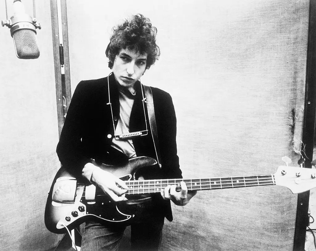 Her death means just three named people are alive, including Bob Dylan (Bettmann/Getty Images)