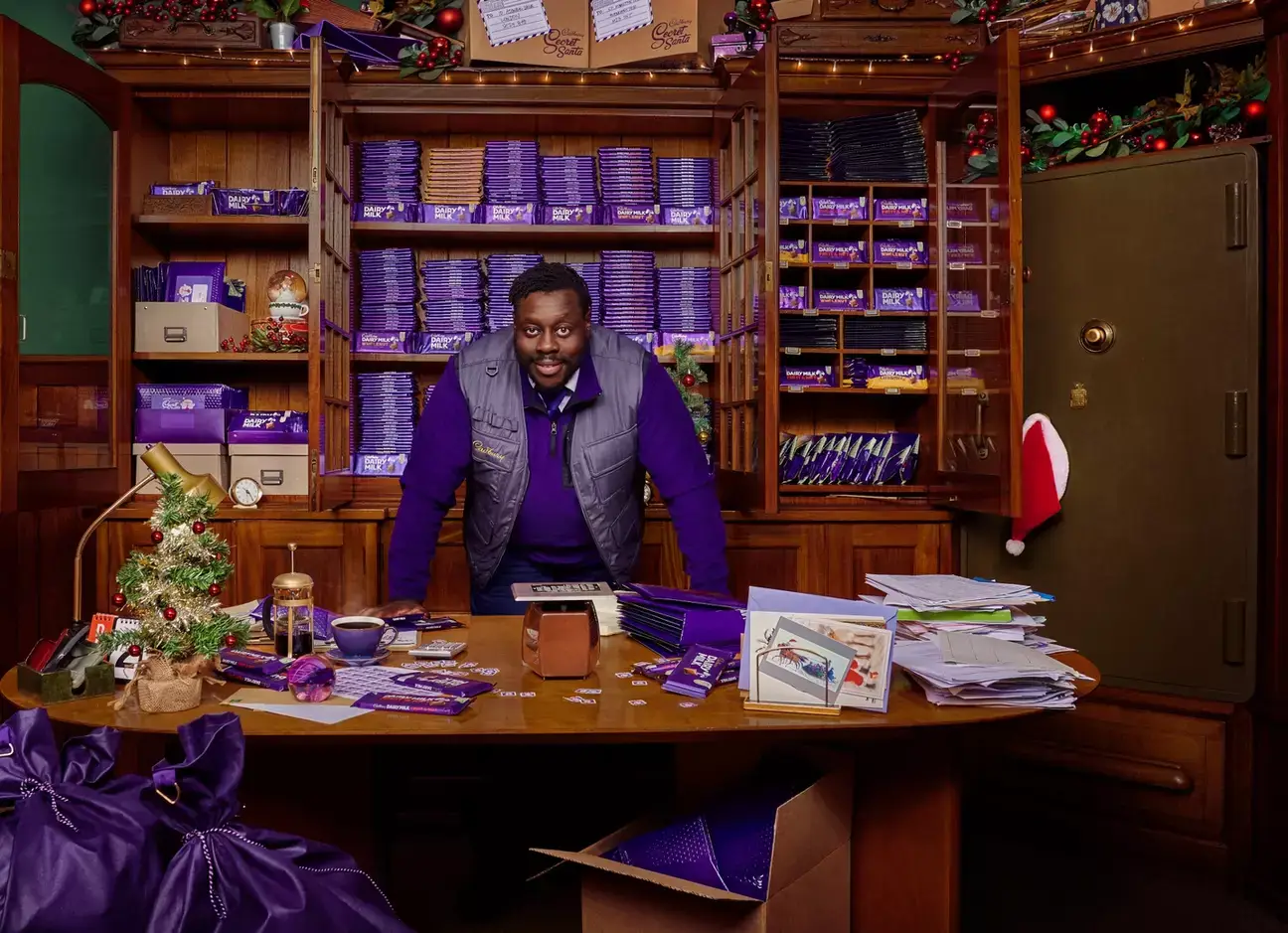 Brits can send their loved ones a free bar of Cadbury for Christmas.