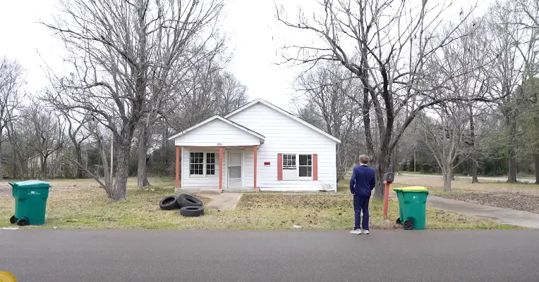 YouTuber Ryan Trahan attempted to trade up from a penny into a house in a week (YouTube/Ryan Trahan)