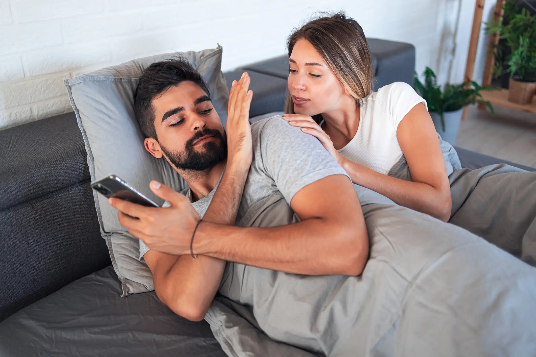 Not being transparent about who they're speaking to can cause issues (Getty Stock Image)