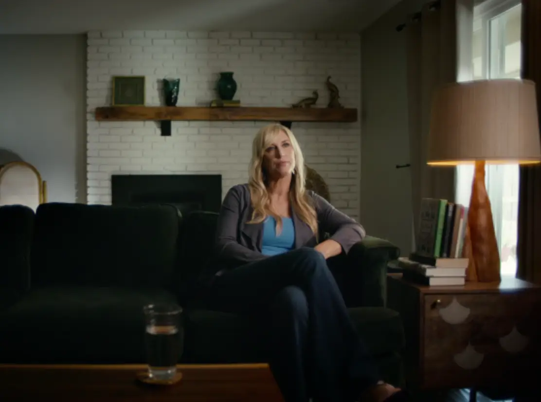 Scott lied to Frey about his wife. (Netflix)