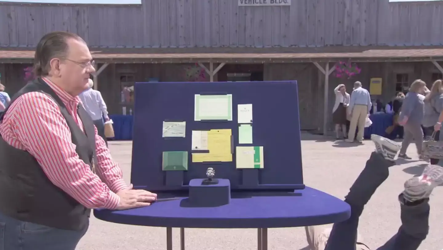 David fell to the ground.