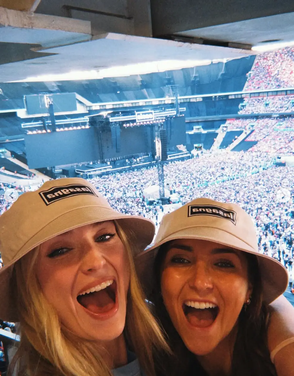 Turner did an Instagram dump after her night at Oasis. (Instagram/sophiet)