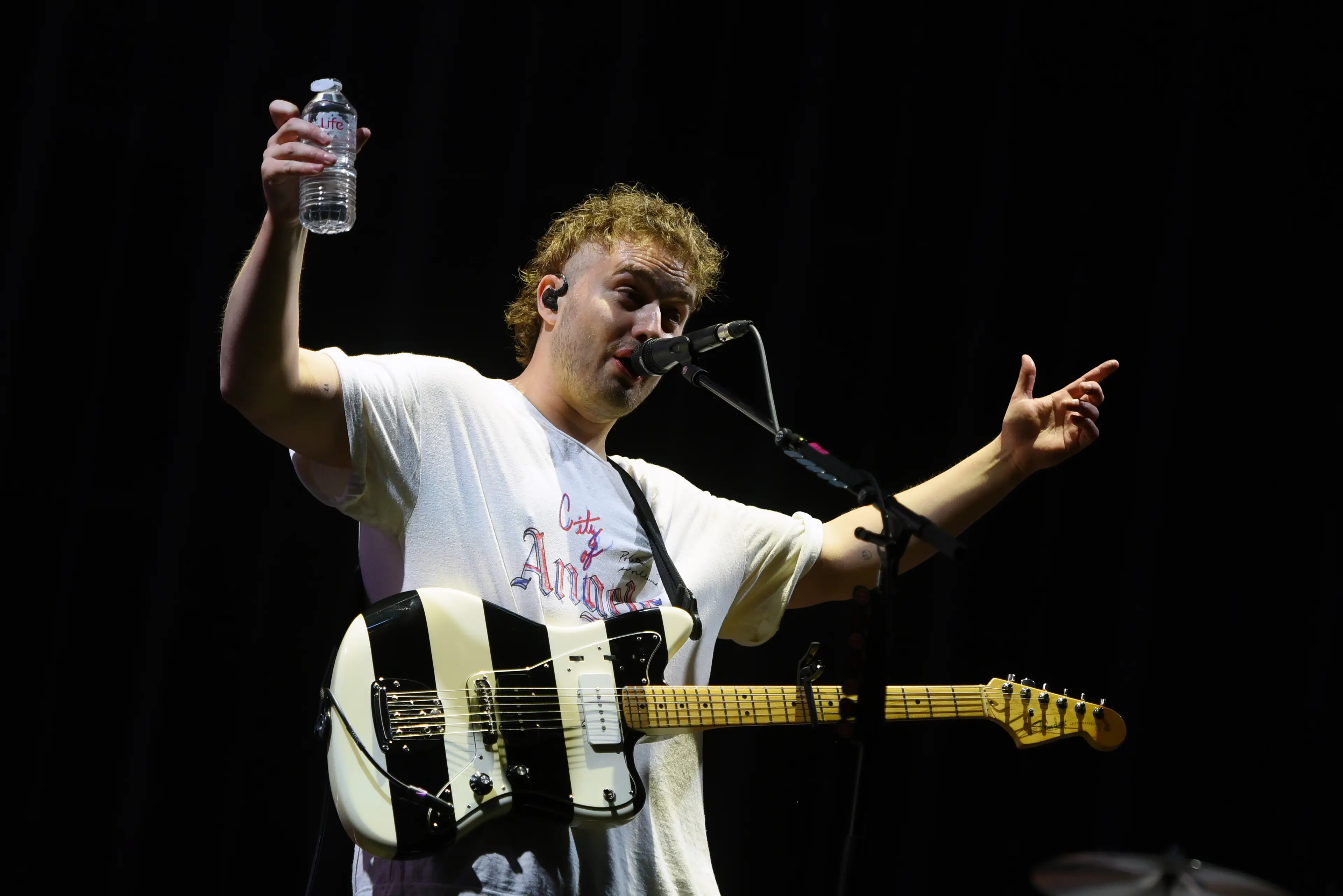 The singer checked in on his fans.