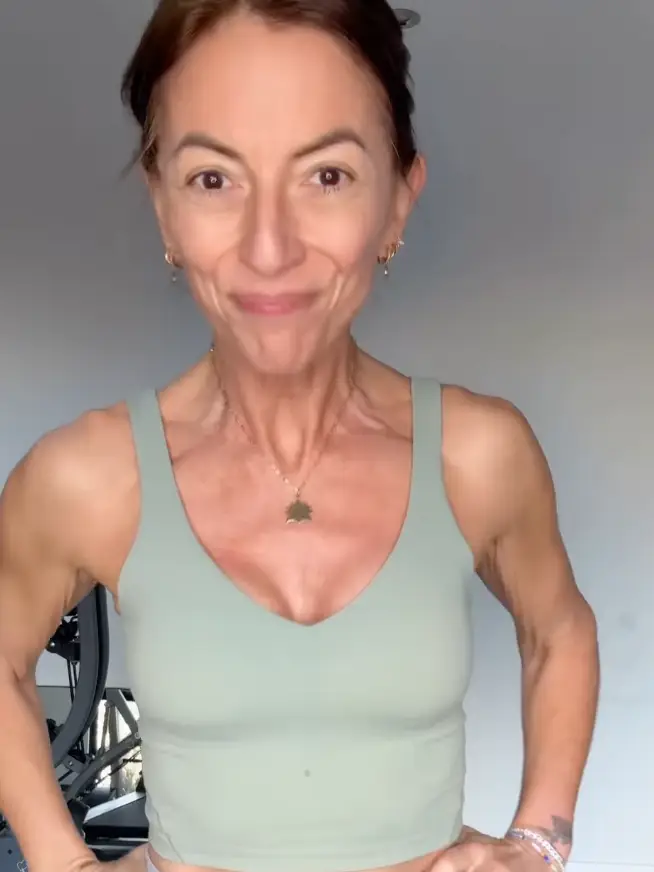 The TV presenter was back in the gym in January (Instagram/@davinamccall)