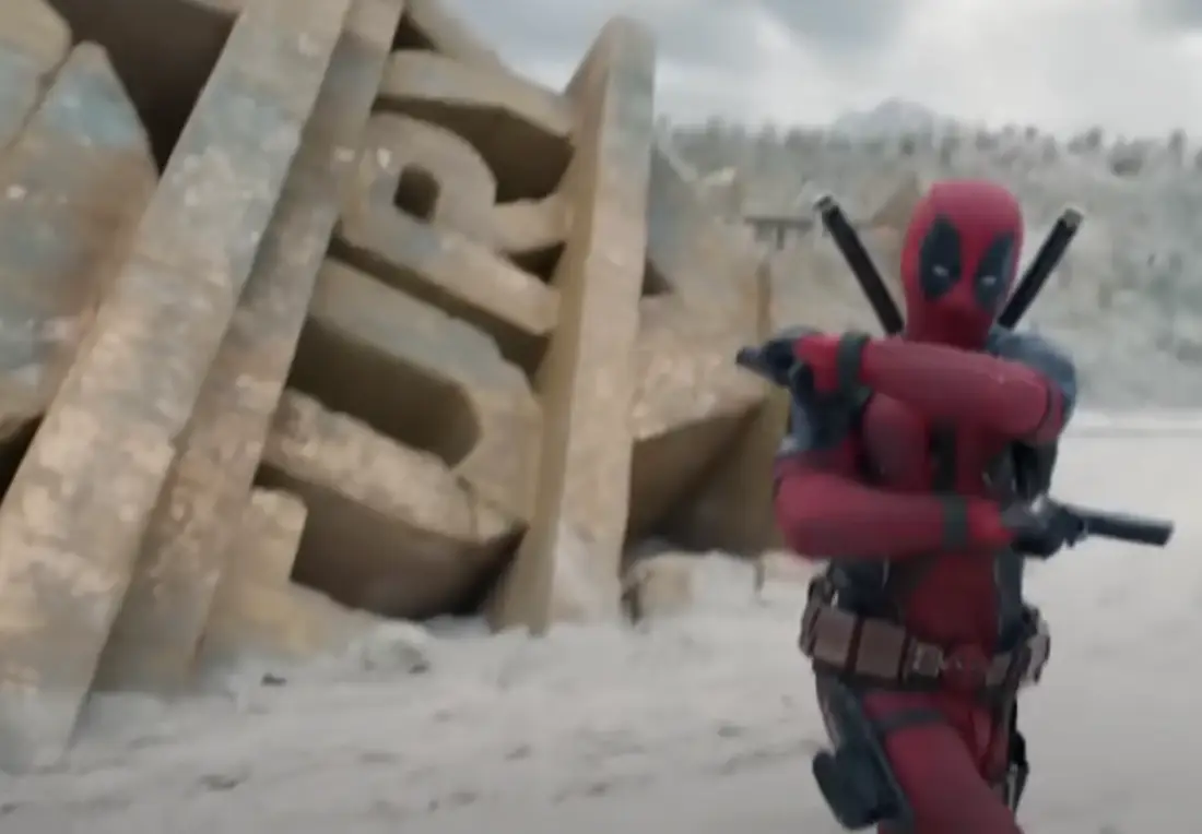 Fans were tickled when they noticed the 20th Century Fox logo in the background.