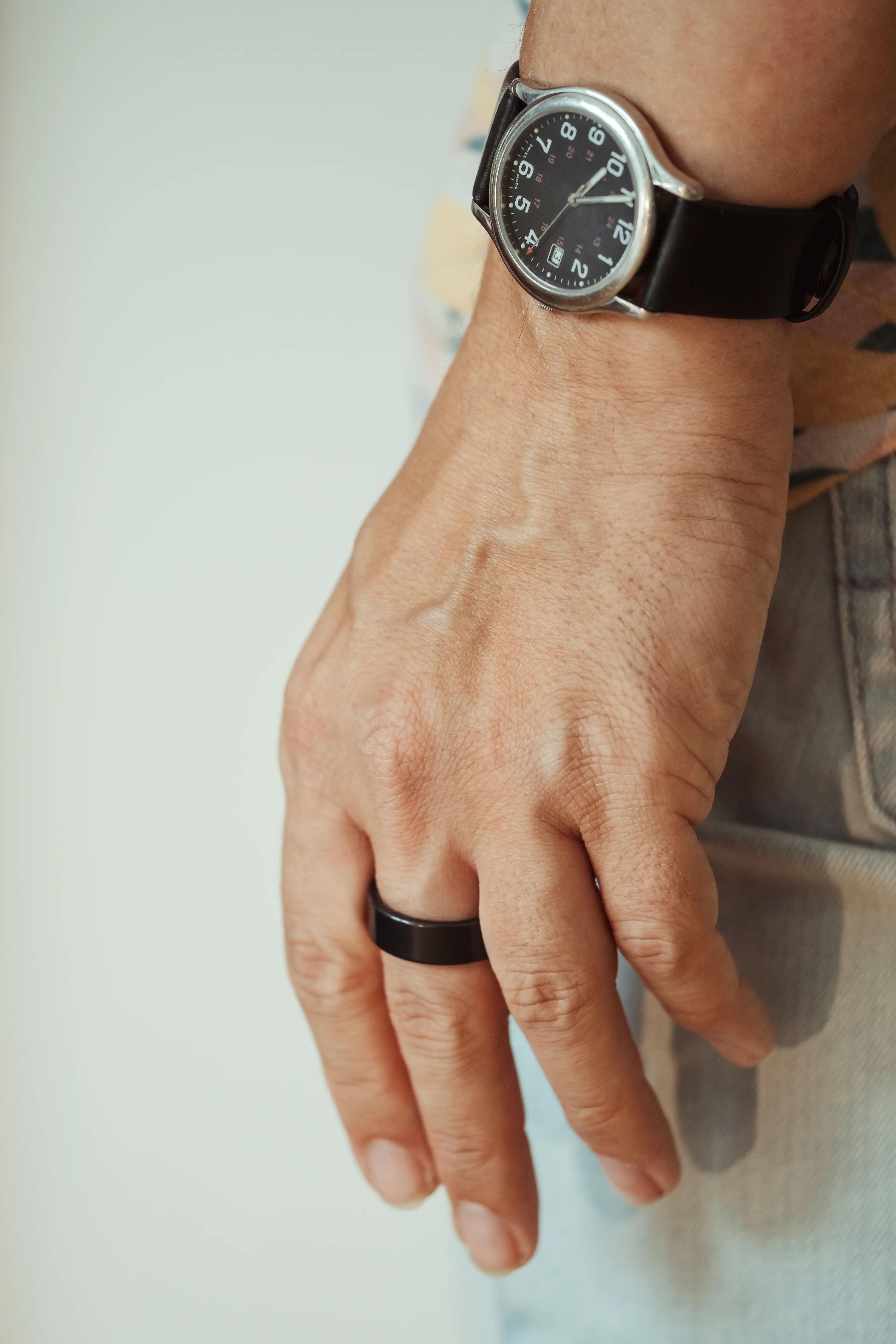 The accessory can be a subtle symbol that announces your interest in swinging (Getty Stock Image)