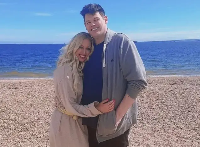 The Chase star confirmed that he'd split from his girlfriend. (Instagram/@markthebeastlabbett)