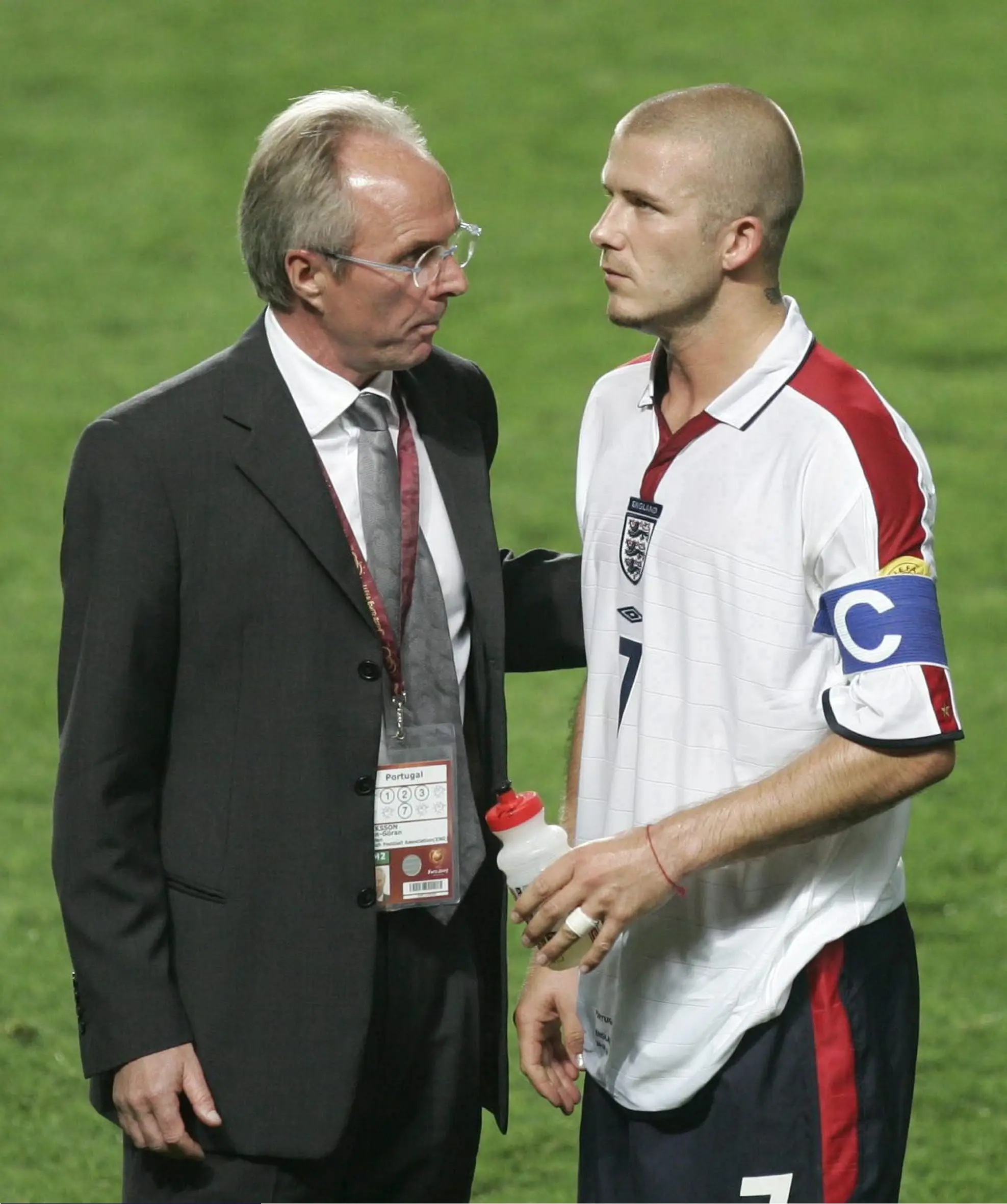 Sven-Göran Eriksson and David Beckham at the Euros in 2004. (Martin Rose/Bongarts/Getty Images)