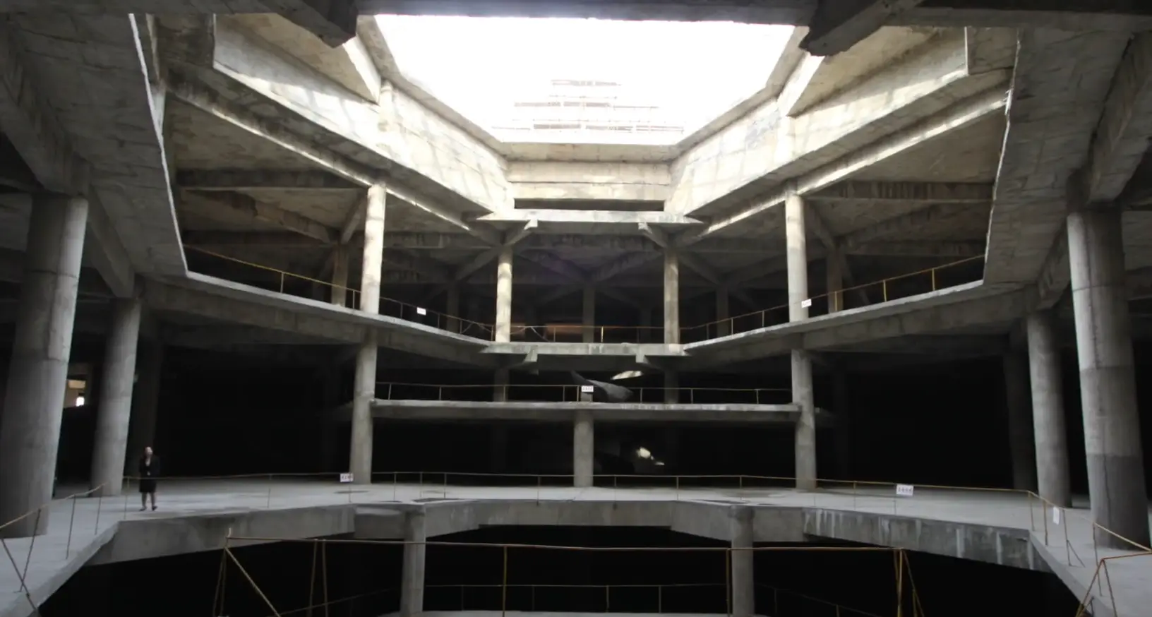 It doesn't look particularly inviting. (@ZoeDiscovers/YouTube)