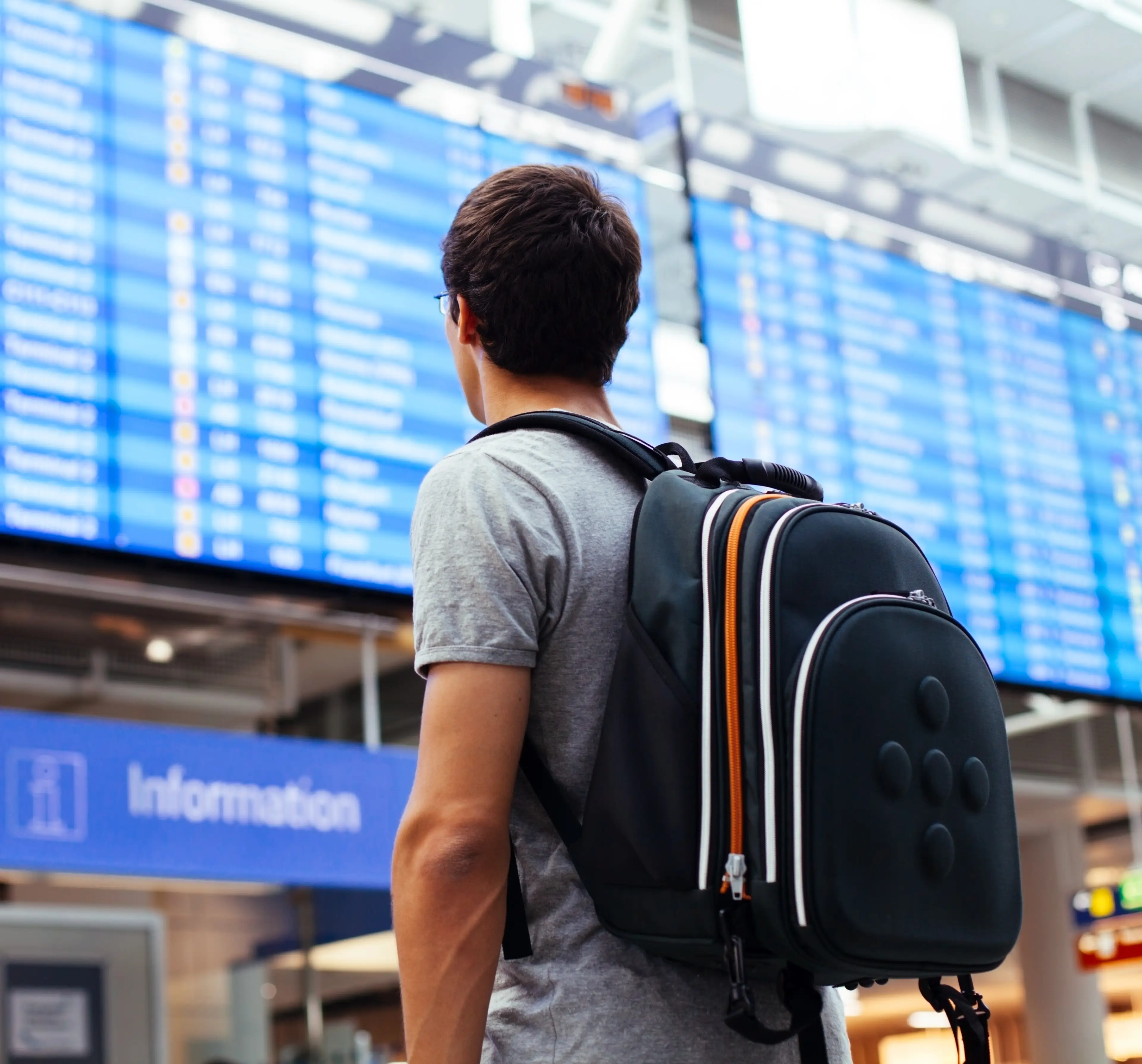 'Rawdogging' is the new travel trend. (Getty Stock Images)