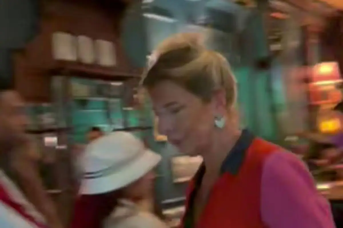 She ultimately left the pub (X)