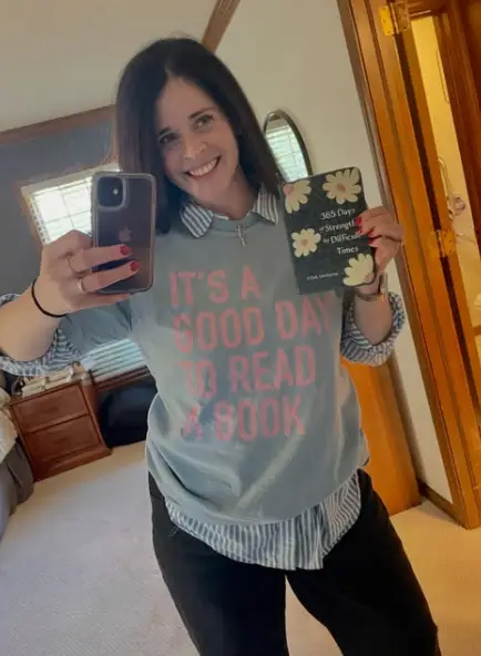 Danielle Ripley-Burgess admitted she ignored an important bowel cancer symptom (Instagram/@DanielleisB)