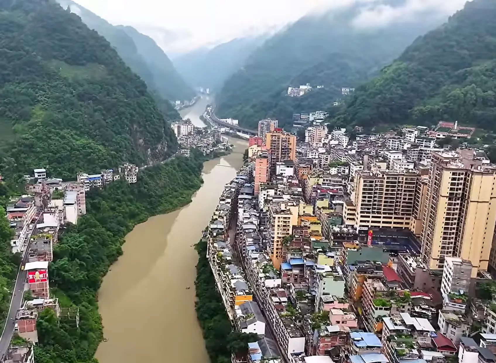 It's sometimes known as the 'narrowest city in the world' (YouTube/DrewBinsky)