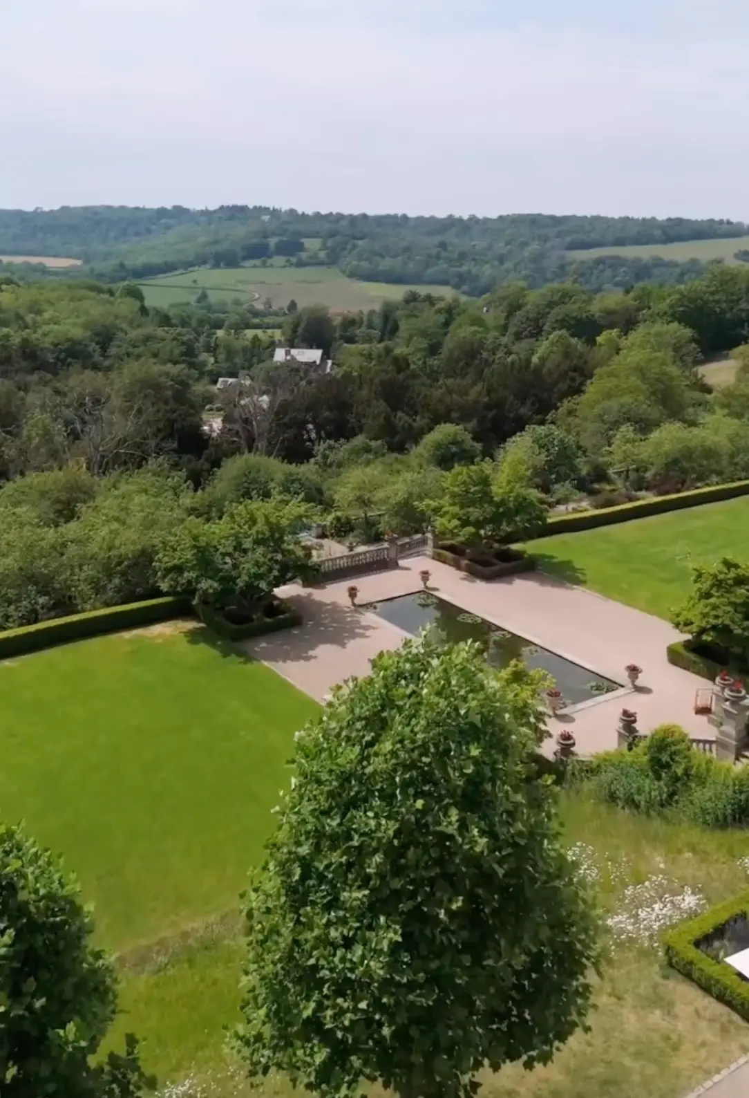 (Instagram/@beaverbrook)
