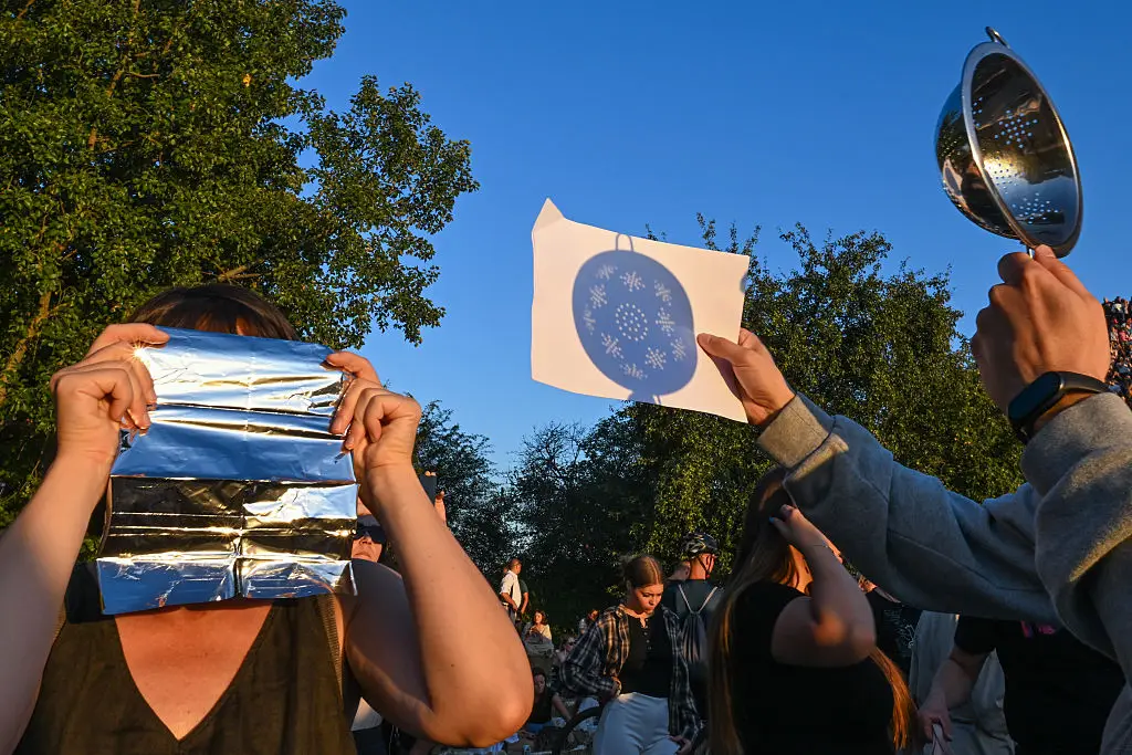 A colander could be used to watch the eclipse (Artur Widak/NurPhoto via Getty Images)