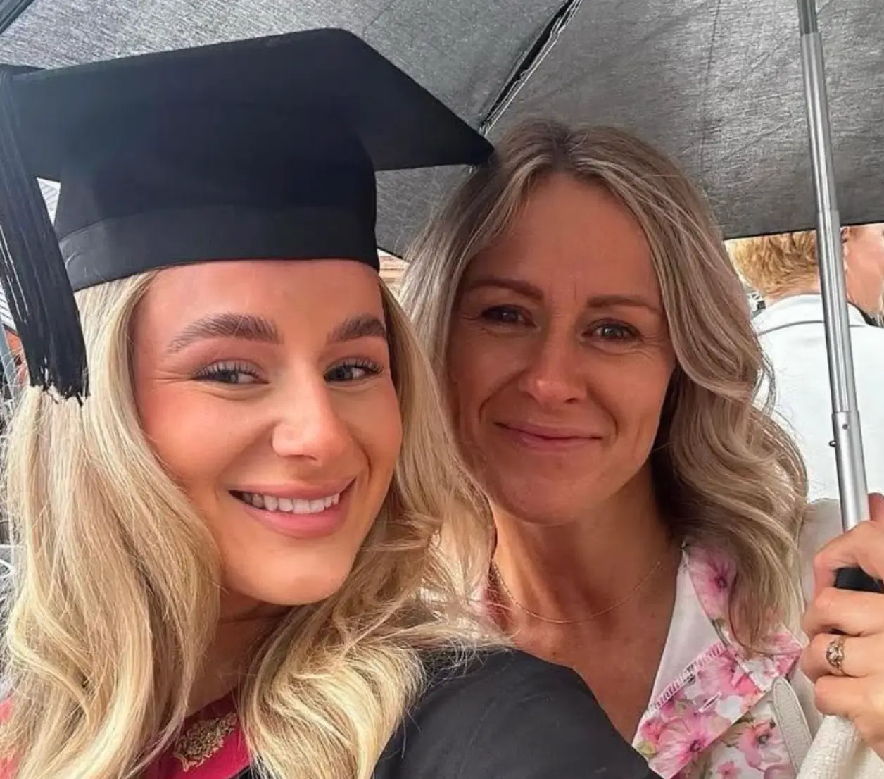 Lucy and mum Jane (For Luce / Facebook)