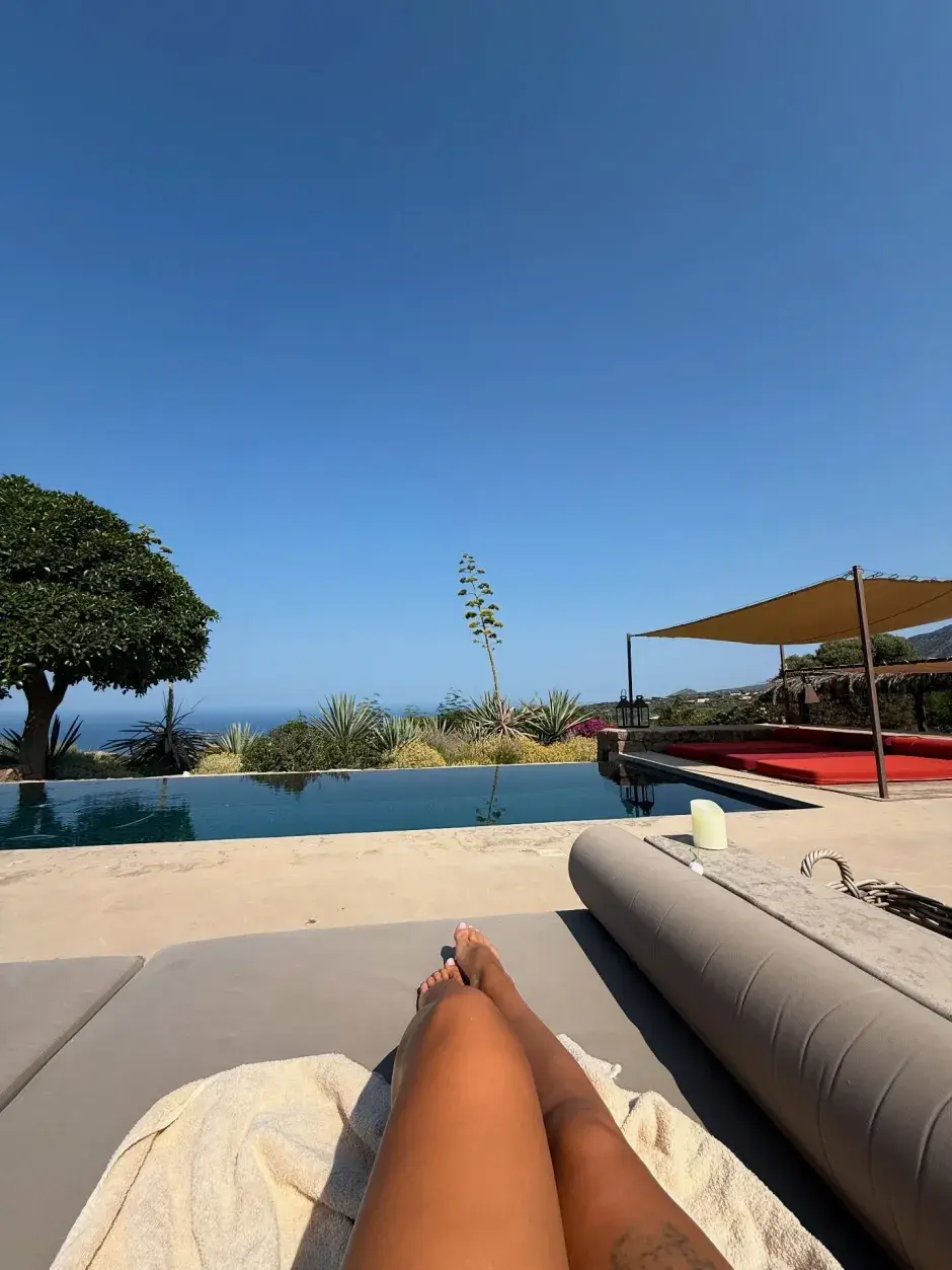 The same tree is seen in Vázquez's photo (Instagram/@fativazquezd)