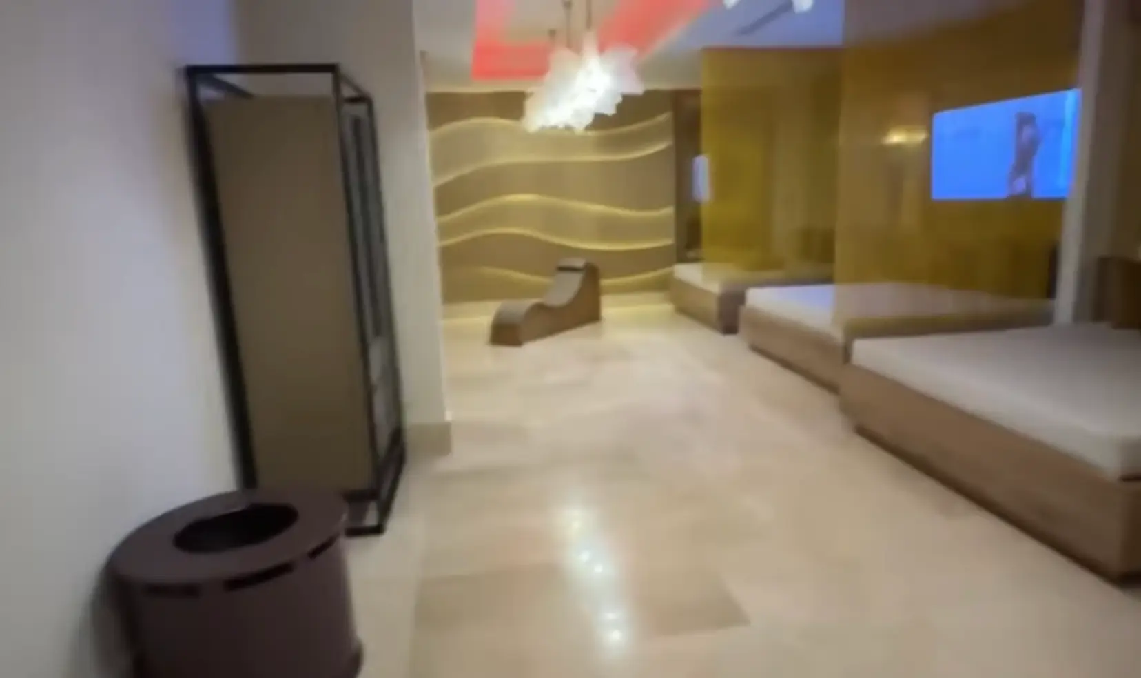 The couple visited the updated playroom last year. (YouTube/@911Reviews)