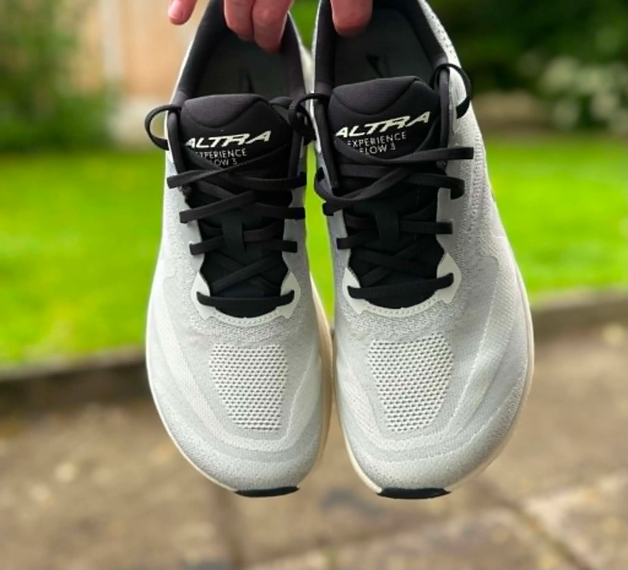 The Altra Flow 3 comes with a premium and breathable upper. (