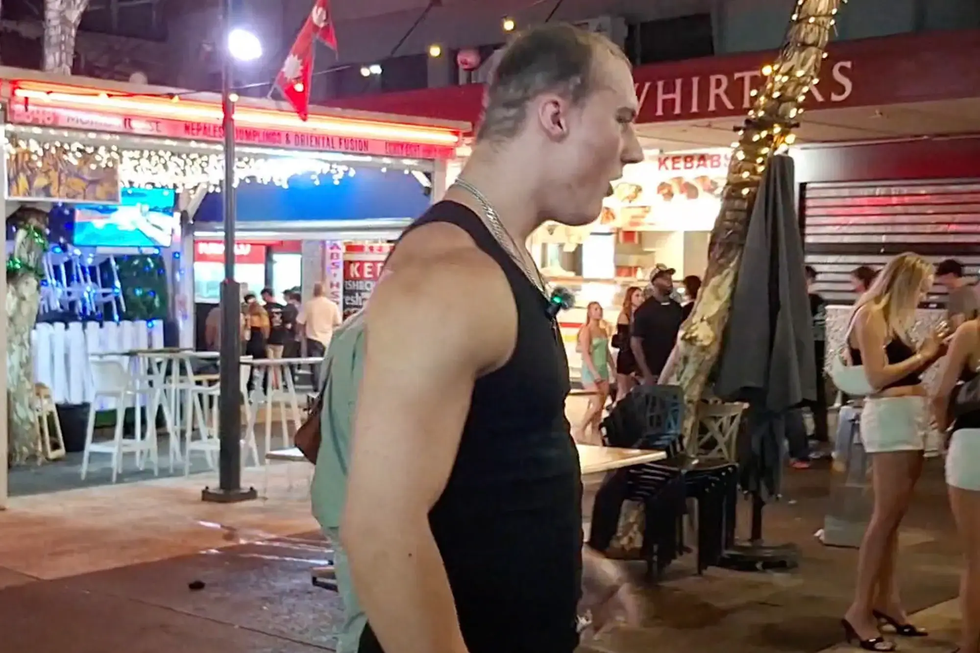 The moment has now sparked a debate over the whole looksmaxxing trend (Kick/@androgenic)