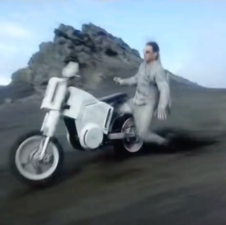 Tom Cruise was lucky to escape a serious injury after being filmed f***ing up a stunt.