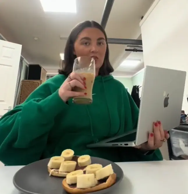 Powered by iced coffee, fruit and sugar, Erin got through her shift. (TikTok/@erinrivers_)