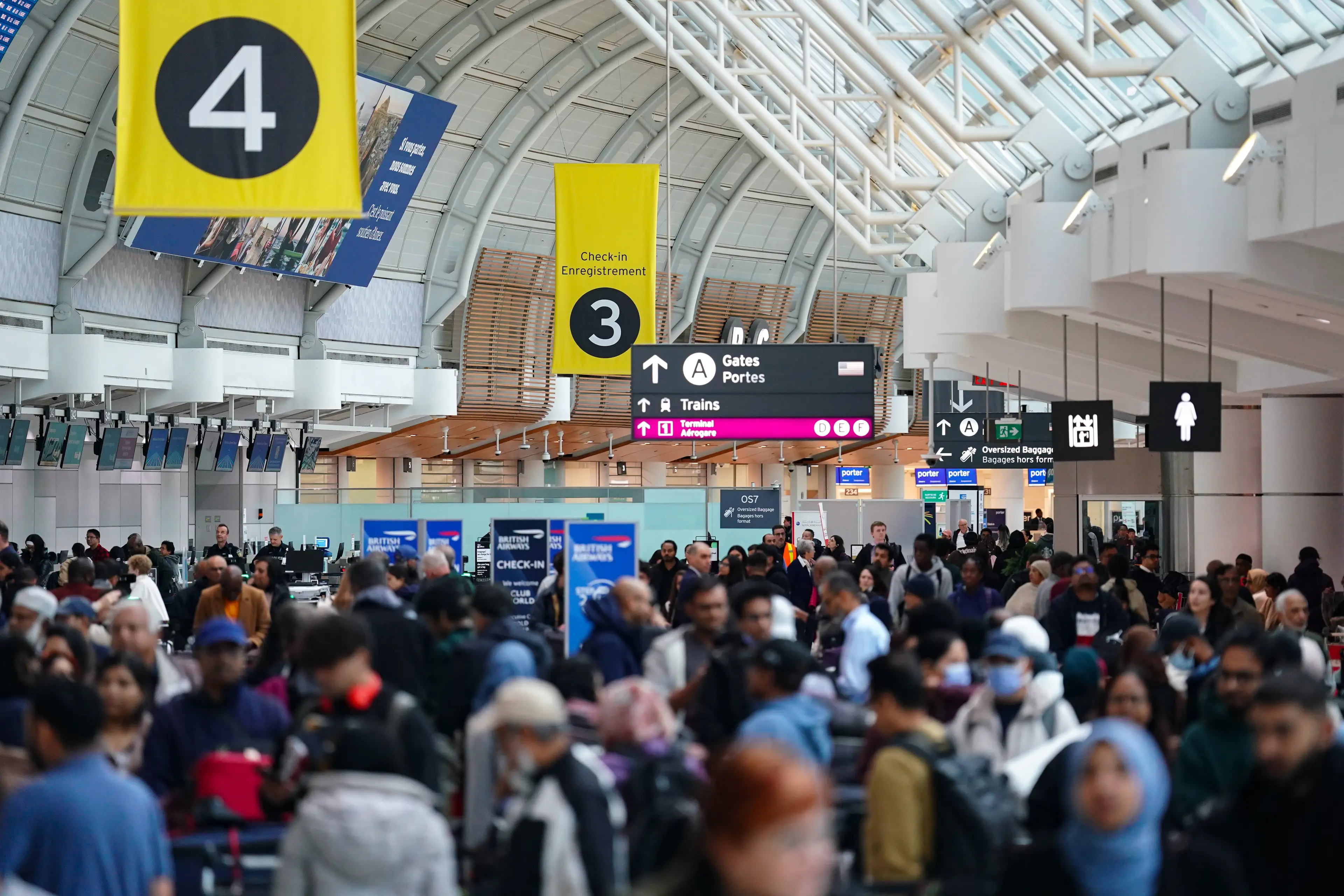 Snow can cause havoc with travel plans (Arlyn McAdorey/Toronto Star via Getty Images)