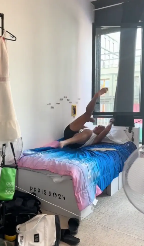South African RU player Libbie Janse van Rensburg giving her mattress a test. (TikTok/@athletelibz)