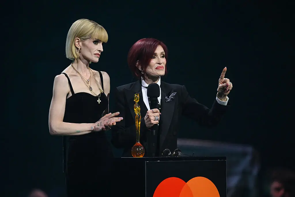 Kelly and her mum Sharon accepted a Lifetime Achievement Award from the BRITs on behalf of her dad Ozzy (Karwai Tang/WireImage)