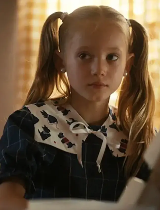 Holly was originally portrayed by twins Anniston and Tinsley Price. (Netflix)
