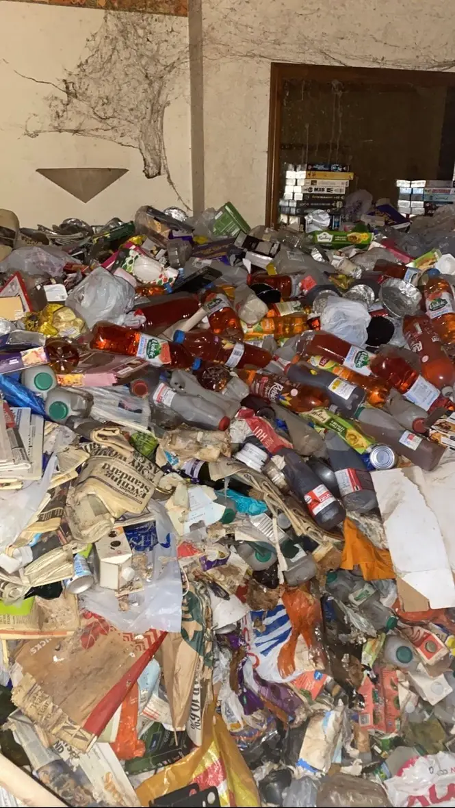 He's cleaned his way through hoarder's houses and harrowing crime scenes (Supplied/Ben Giles)