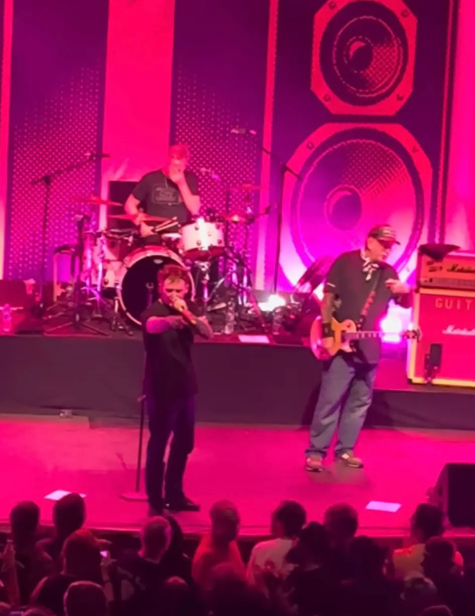 Sex Pistols singer Carter called out the man during a gig on Friday (YouTube/@Tony Crea)