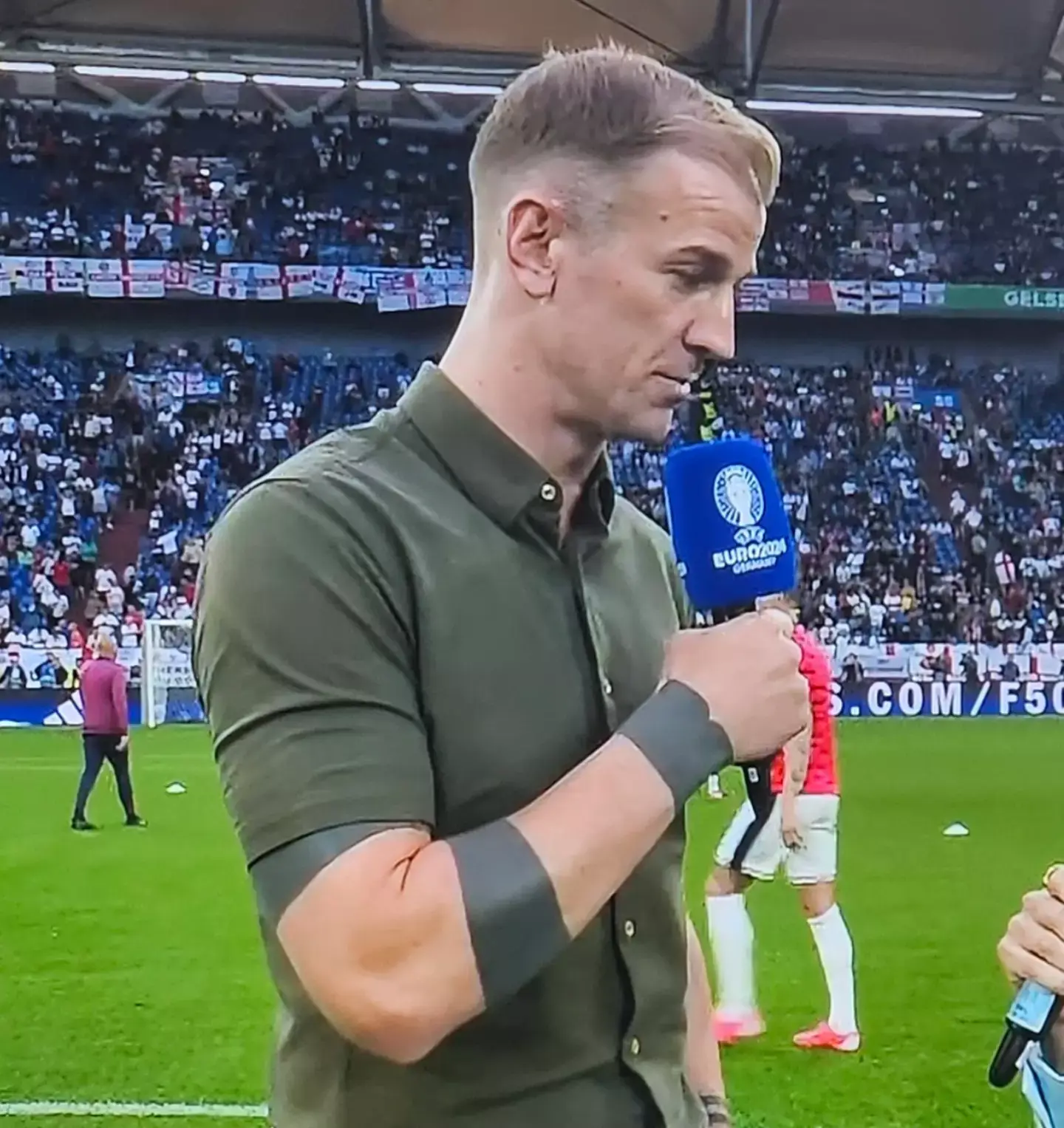 Joe Hart doing some pre-match ahead of England's first Euro 2024 tie against Serbia. (BBC)