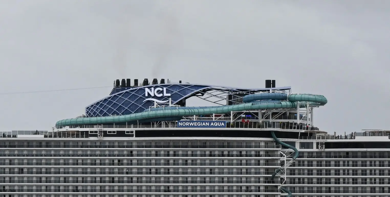 NCL crew member says customers should call and not be called (Horacio Villalobos#Corbis/Corbis via Getty Images)
