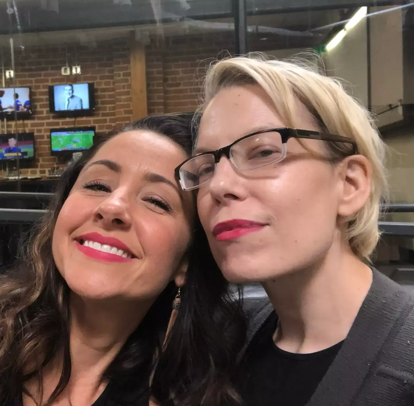 Molly Kochan (right) passed away from metastasised breast cancer in March 2019, at the age of 45 (Dying For Sex Podcast)
