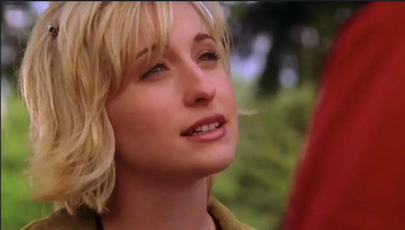 Mack was best known for her time on Smallville (The CW)