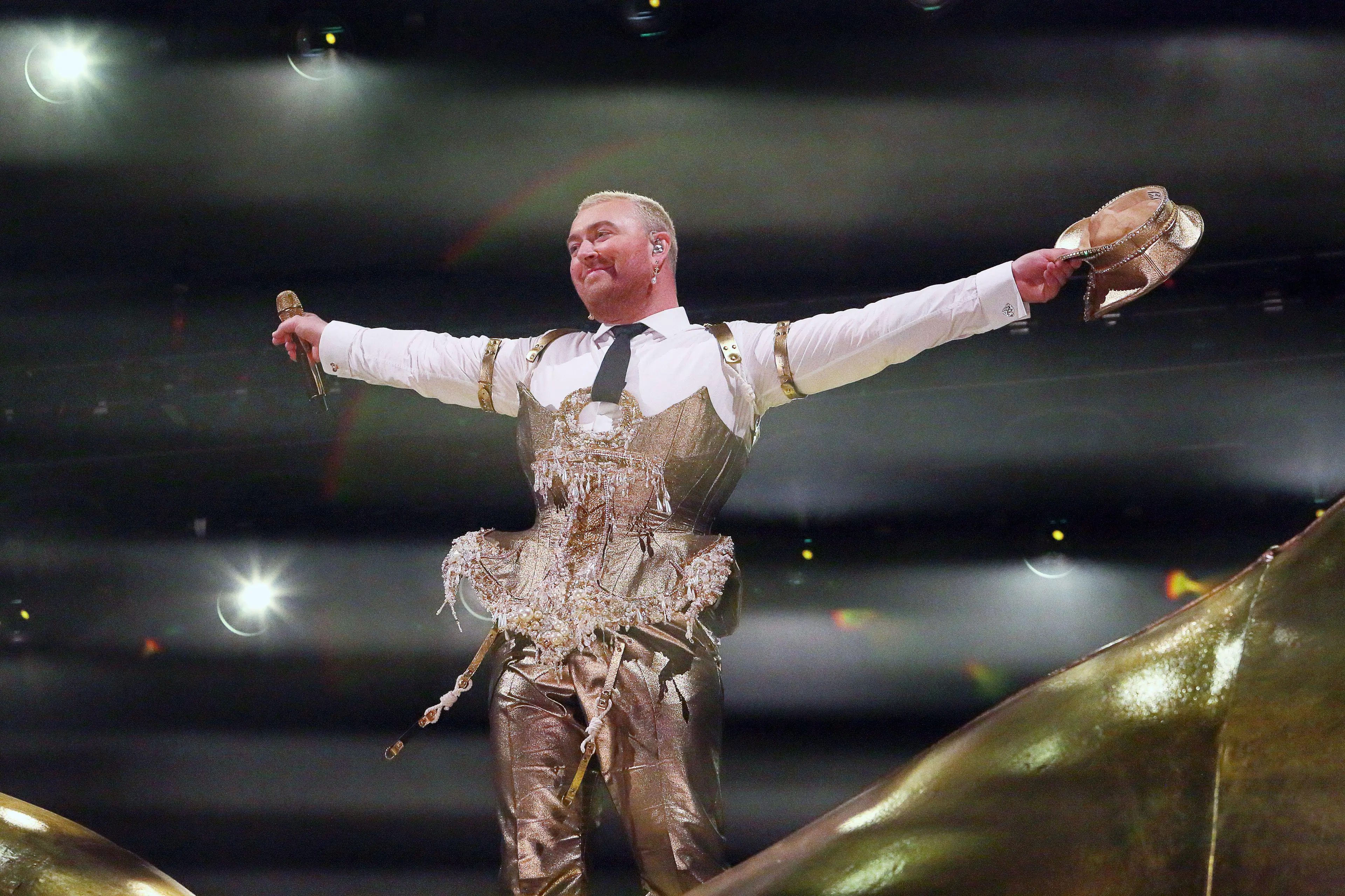 Smith apologised to their fans for the sudden cancellation.