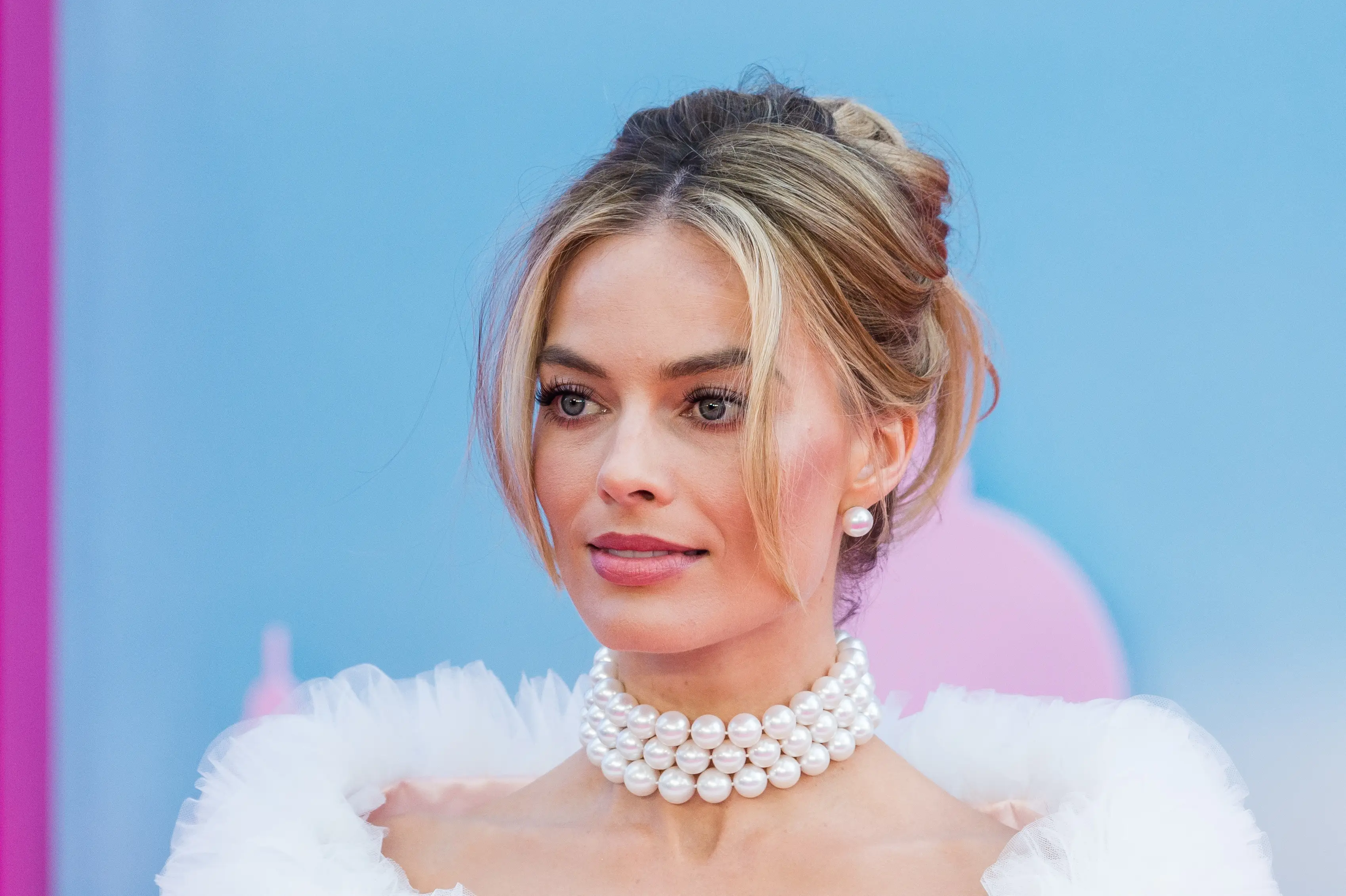 Robbie used to live in Clapham.