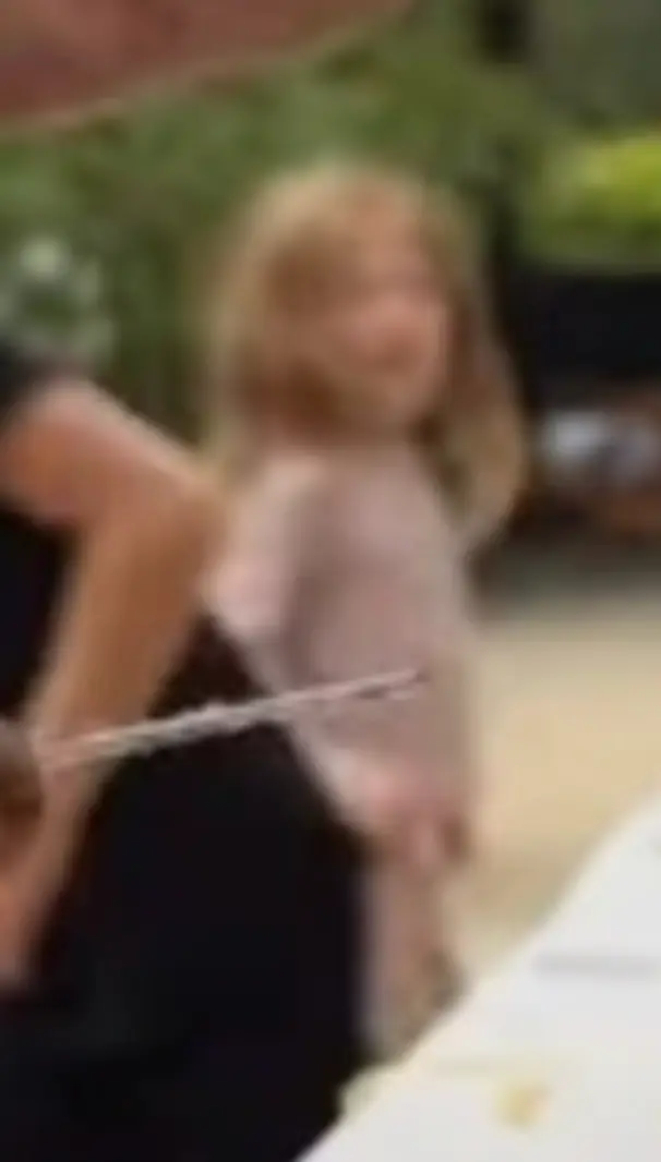 The images, while blurry, offered fans a glimpse at the children (Instagram/@Meghan)