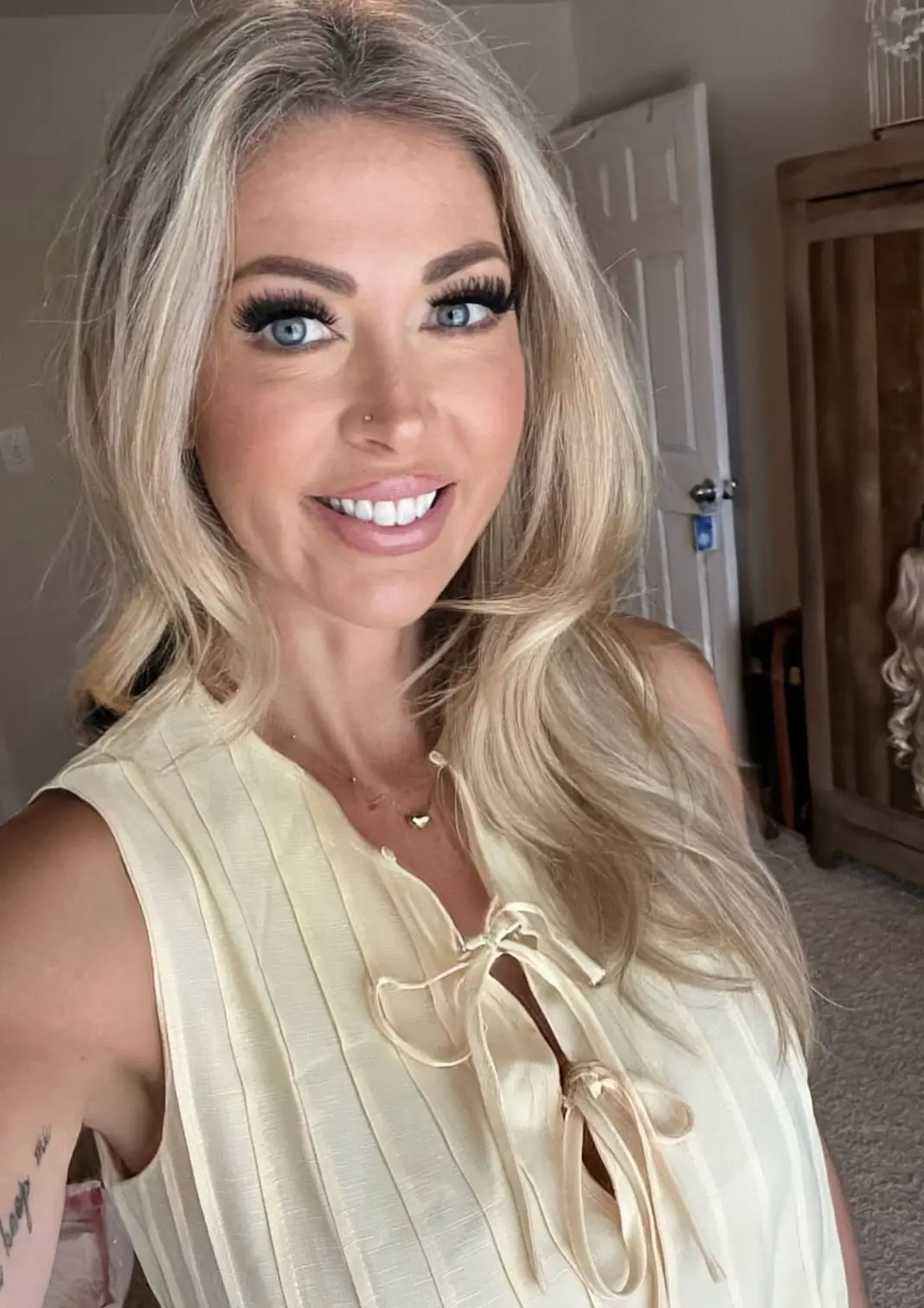 Holly Jones explained that she and her now-husband got into 'hotwifing' (Instagram/hollyhotwifejones)