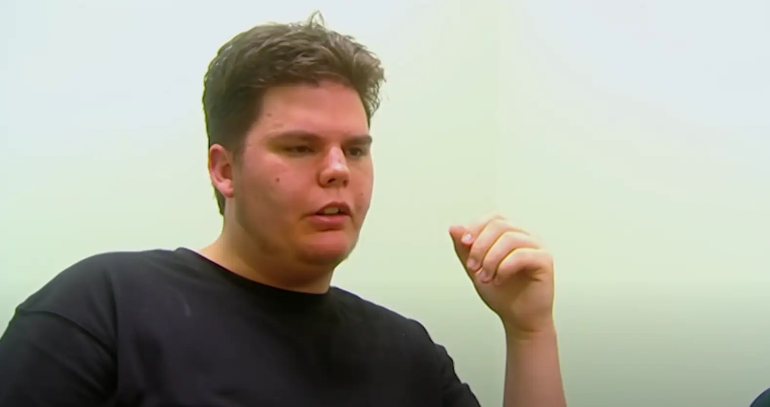 Caleb flew all the way to Australia from the US to meet Cecilia.