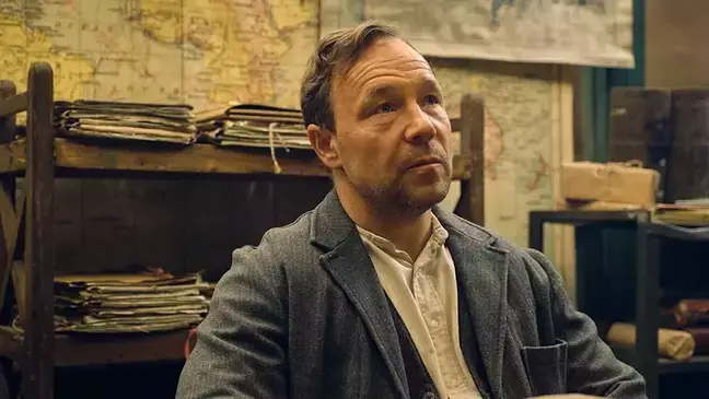 New Netflix series Bodies is already looking like a smash hit after being dubbed as 'deliberately confusing'.