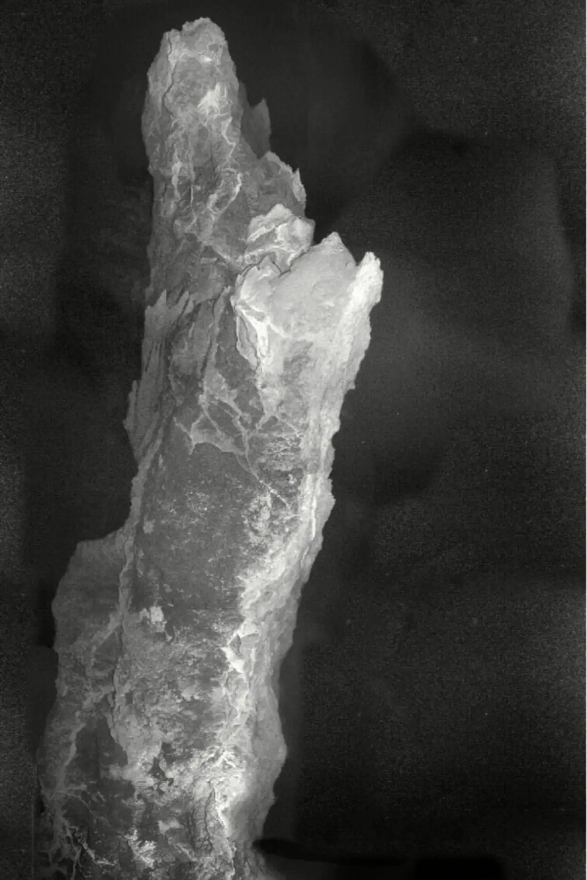 Various chimneys were discovered at the Lost City. (University of Washington/Woods Hole Oceanographic Institution)