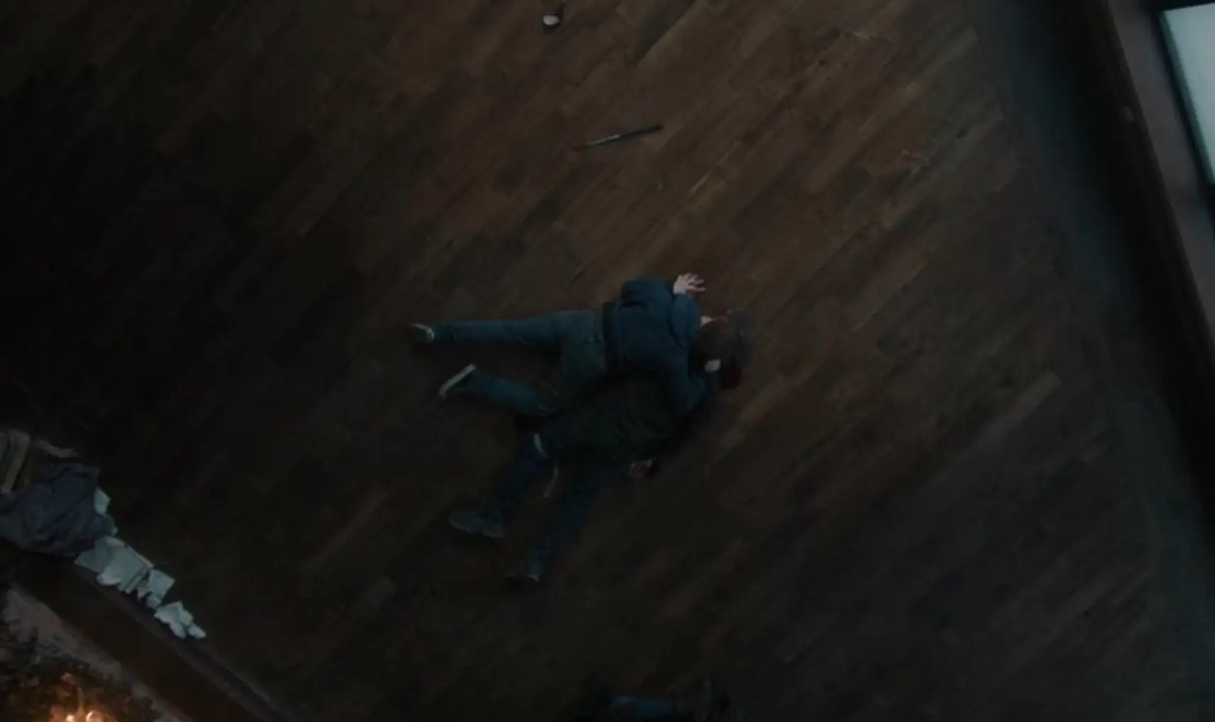 Ellie embraces Joel's body after he is murdered (HBO)